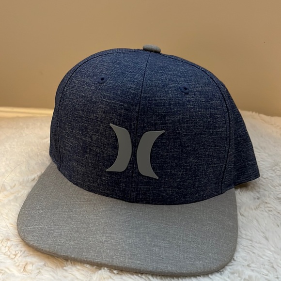 Hurley SnapBack hat - Picture 1 of 2